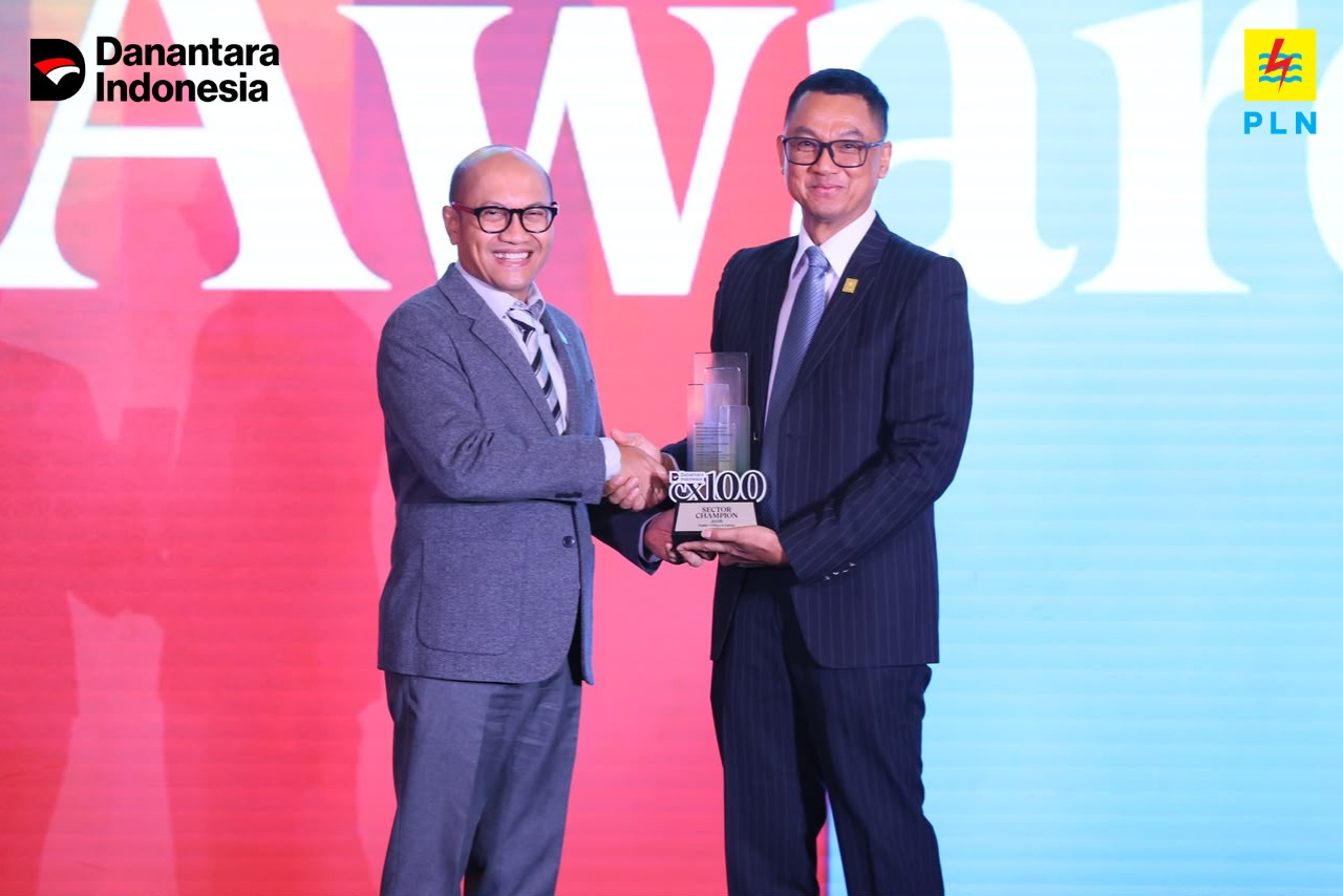 Transformasi Berorientasi Pelanggan, PLN Raih Sector Champion dan Runner Up BUMN Layanan Terbaik Danantara Indonesia CX100 Award 2026